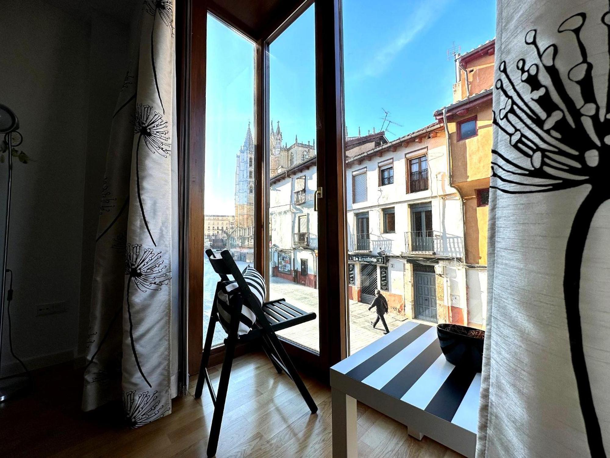 El Brezo Con Vistas A La Pulchra * León